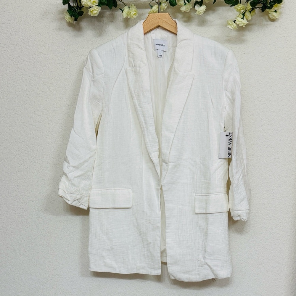 Nine West • Long Line White Blazer